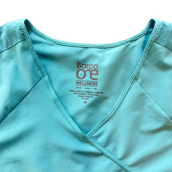Barco One Wellness Womens Scrub Top Medium Aqua Blue Crossover V-Neck Short Slee - Picture 3 of 8